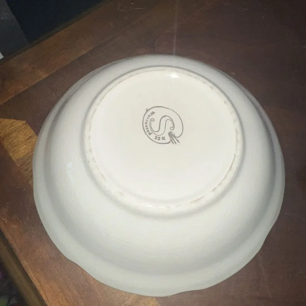 Warranted 22 Karat Serving Bowl Gold 8 3/4”